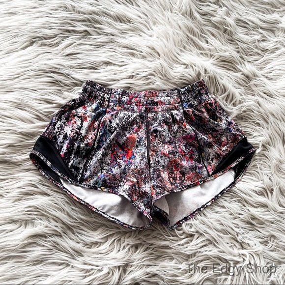 lululemon athletica Pants - lululemon athletica | Hotty Hot Short II *2.5"